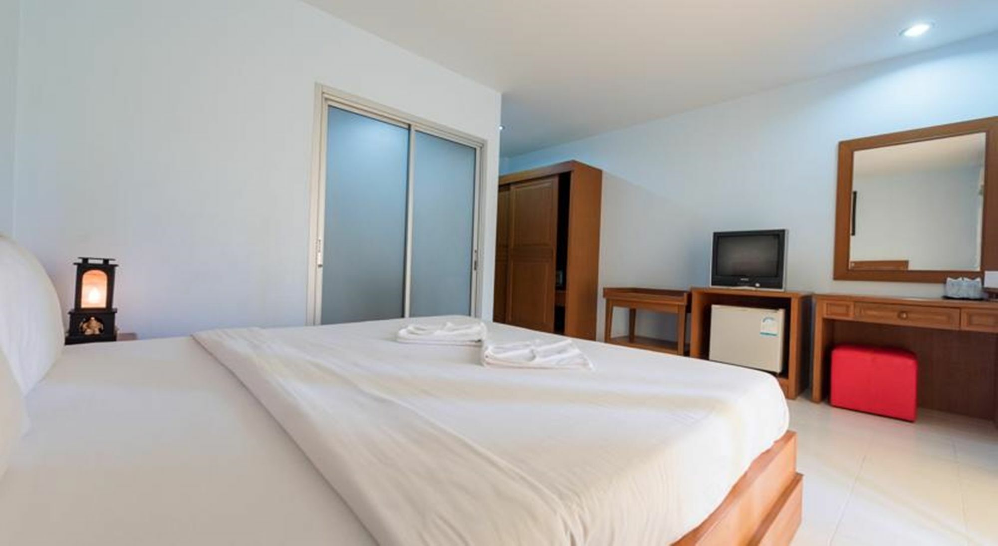 Simply Hotel Bãi biển Kata Ngoại thất bức ảnh